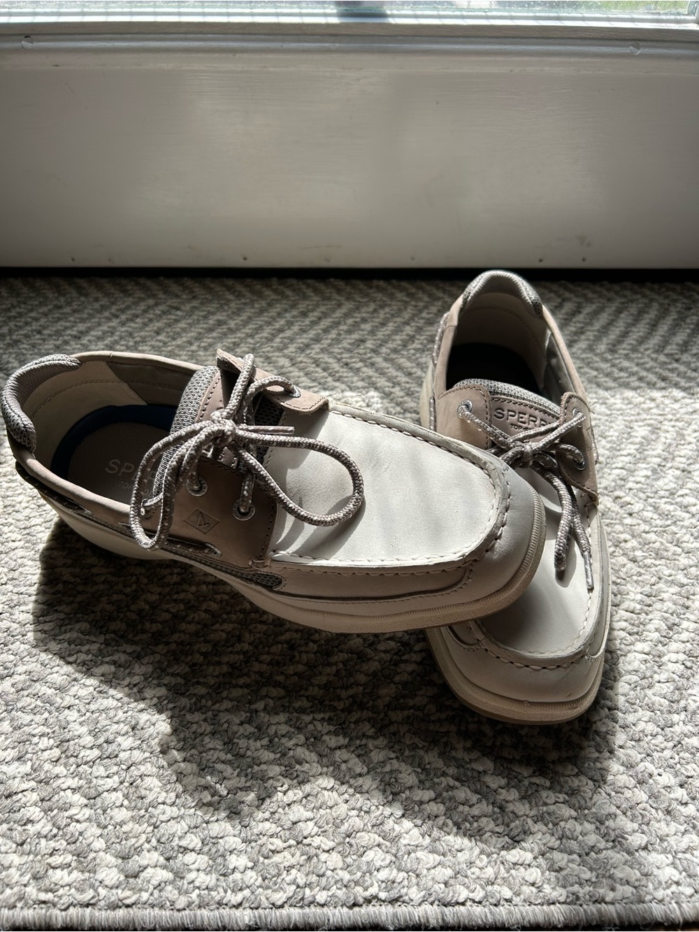 Sperry Men’s Billfish 3-Eye Boat Shoes, size 9.5 Tan/Beige